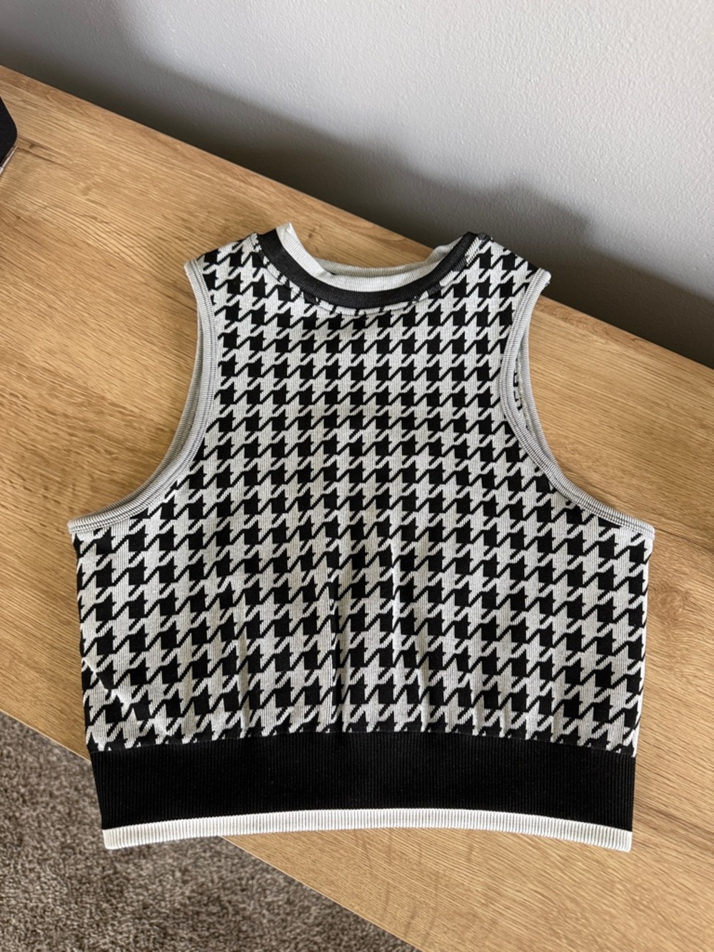Houndstooth top - Picture 2 of 3